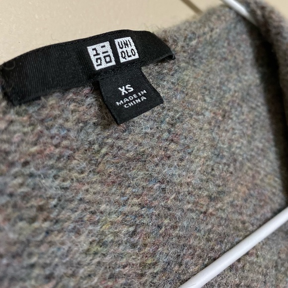 XS Uniqlo Cadigan - Picture 4 of 5